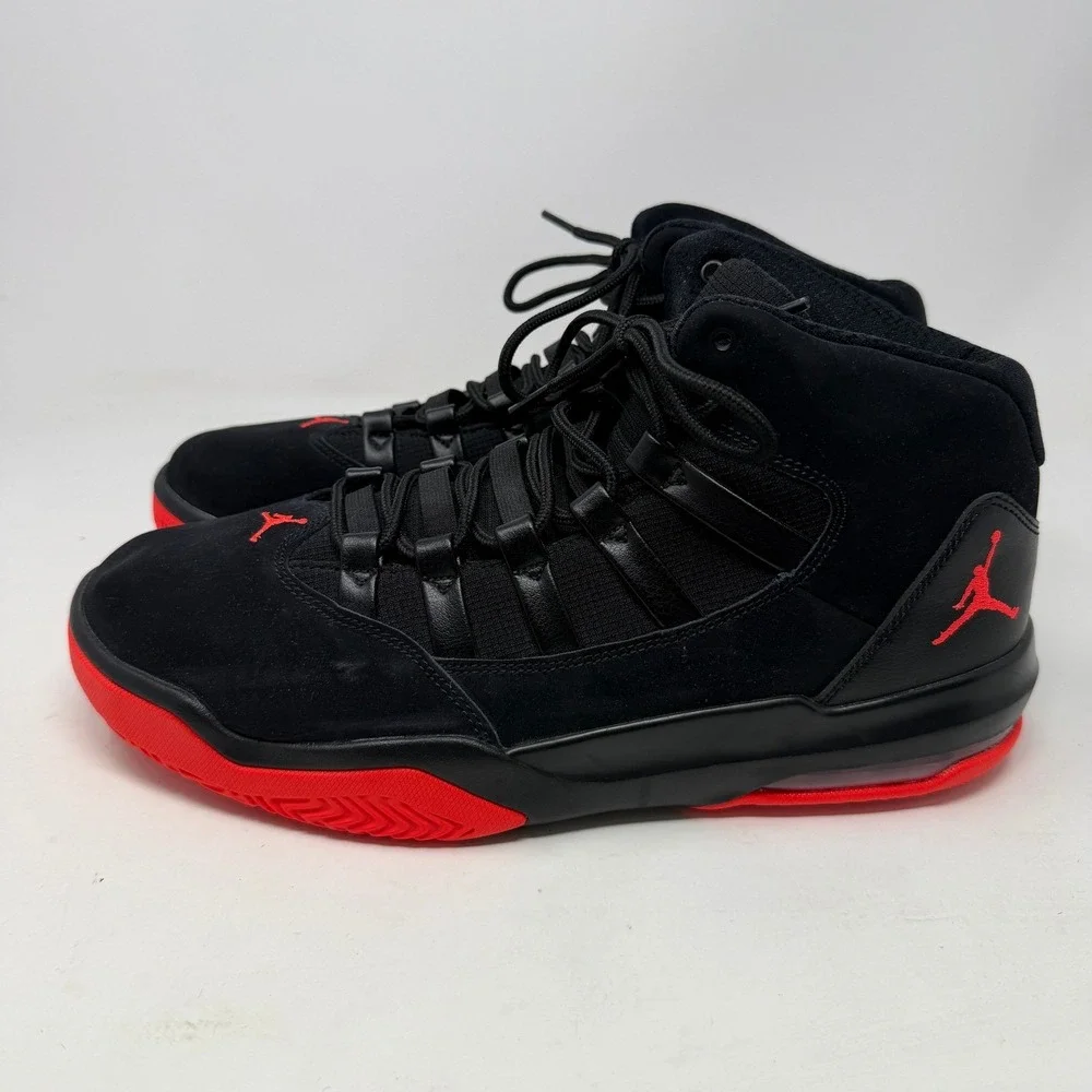 Jordan Basketball Shoes Mens 11 Max Aura 4 Black University Red AQ9084-060 EUC